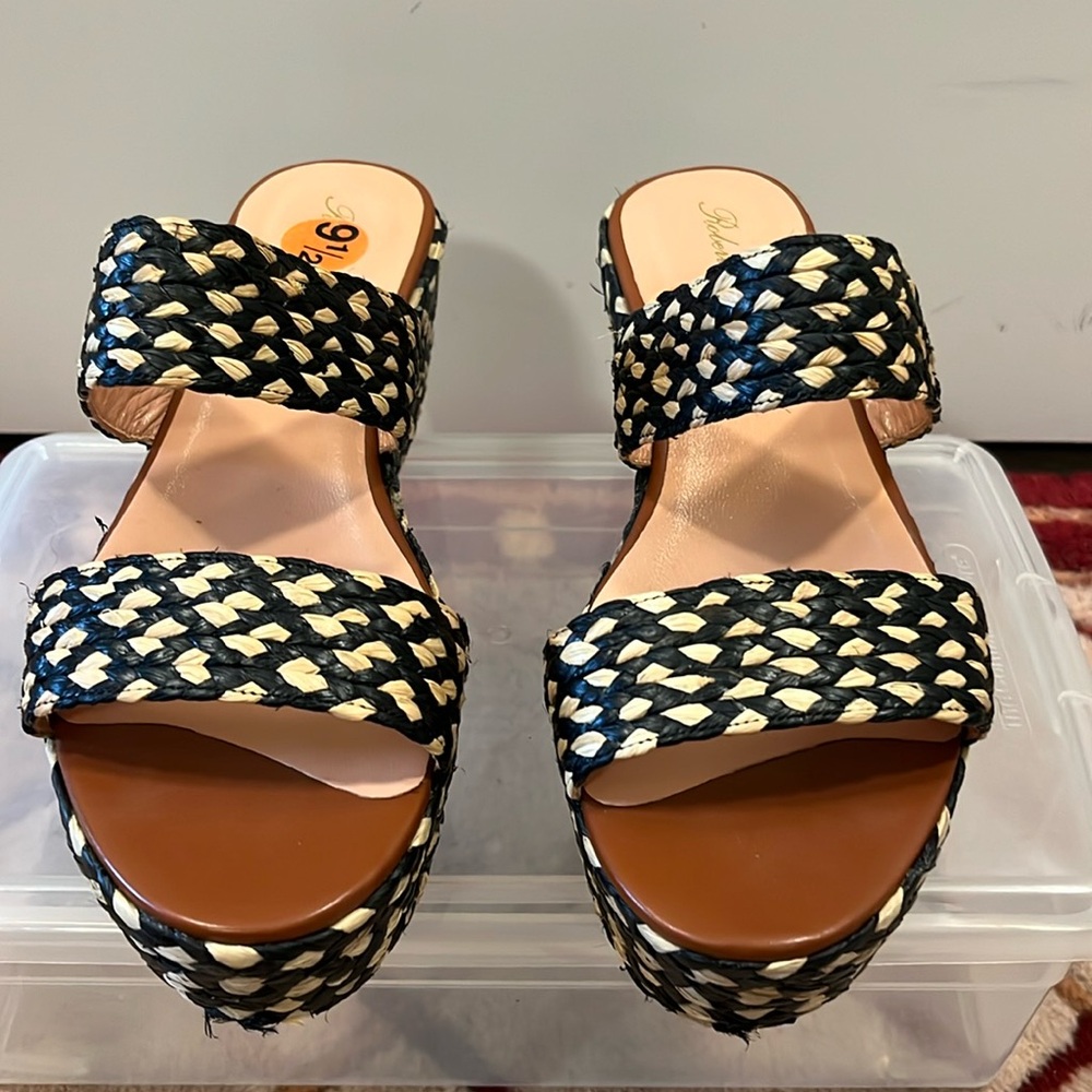 Robert Clergerie Frazzia Platform. Black/Tan Raffia soft leather lining.